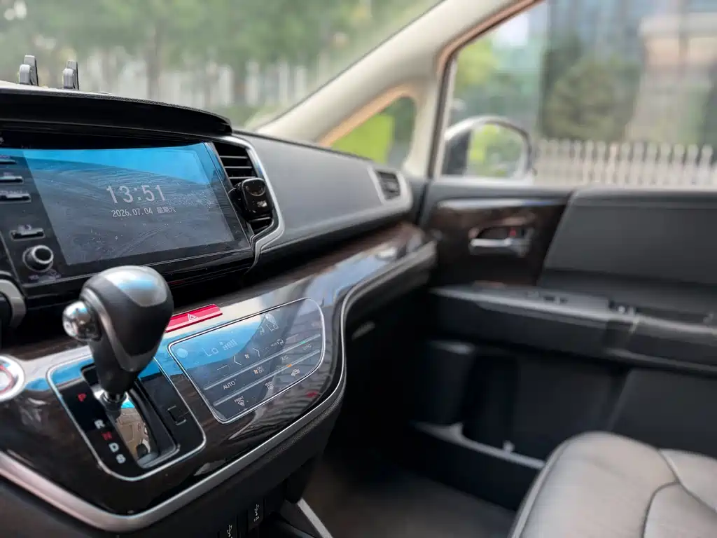 Honda Odyssey 2020 — фото 10