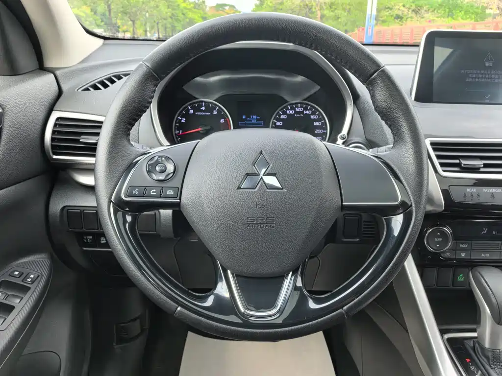 Mitsubishi Eclipse Cross 2019 — фото 8