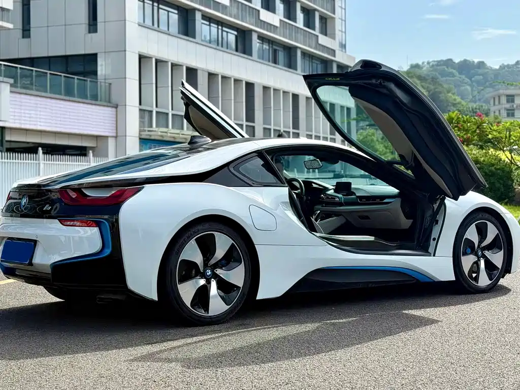 BMW i8 2015 — фото 3