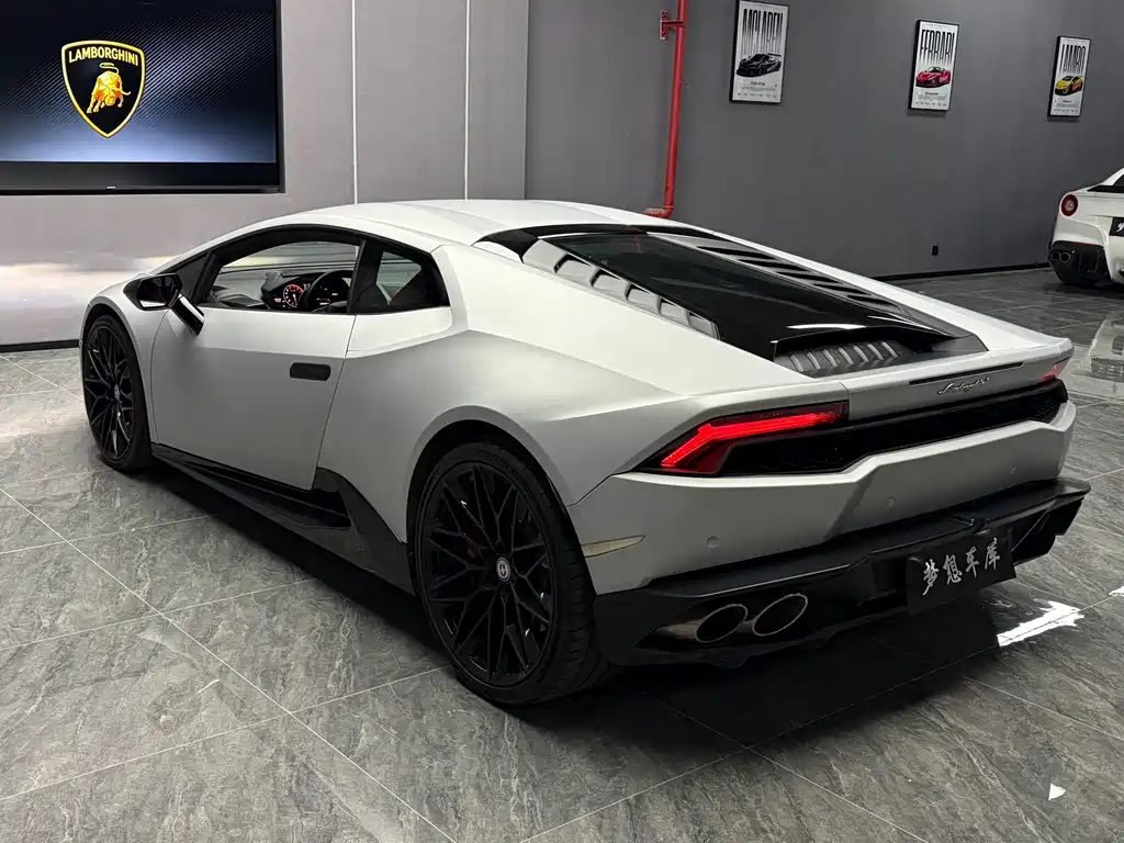 Lamborghini Huracan 2016 — фото 14