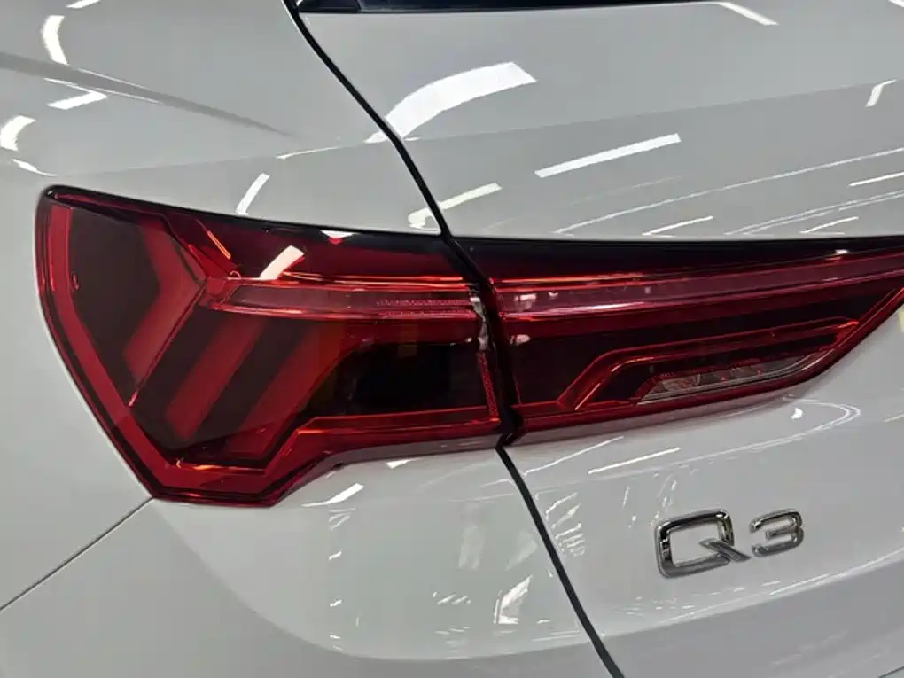 Audi Q3 2022 — фото 11