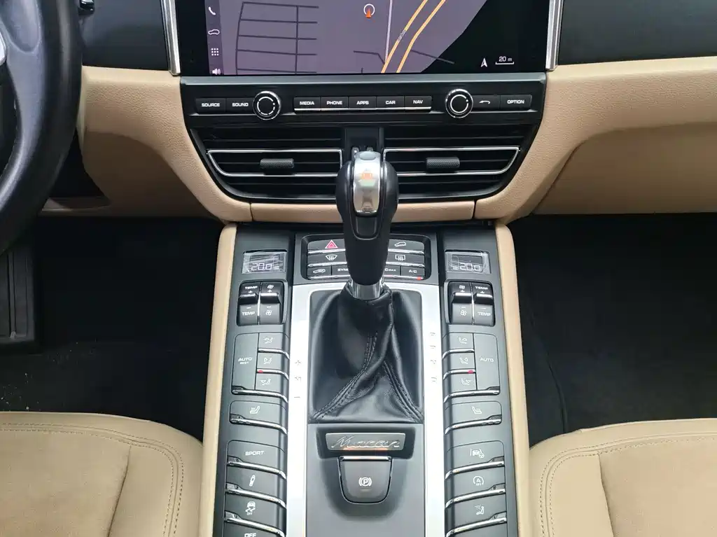 Porsche Macan 2020 — фото 8