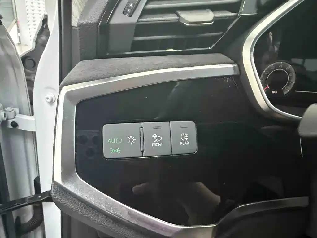 Audi Q3 Sportback 2022 — фото 12