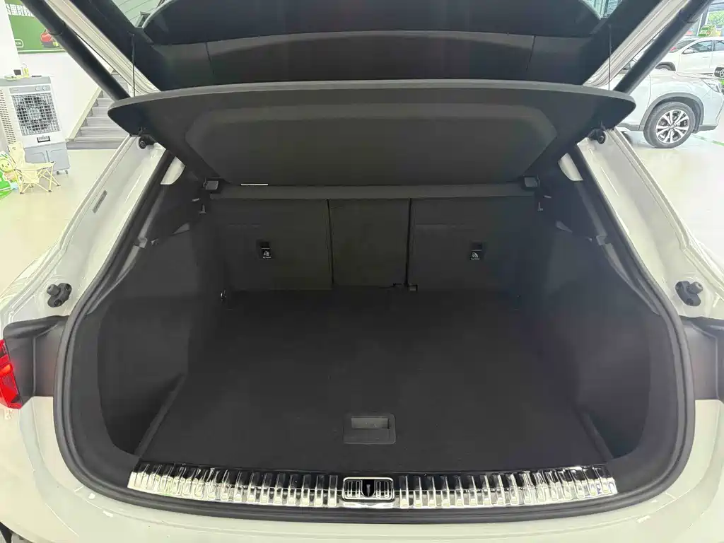 Audi Q3 Sportback 2022 — фото 13