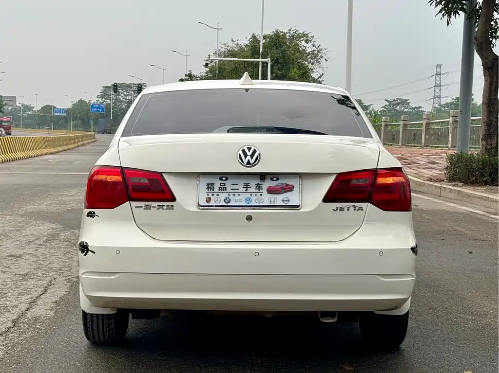 Volkswagen Jetta 2015 — фото 8