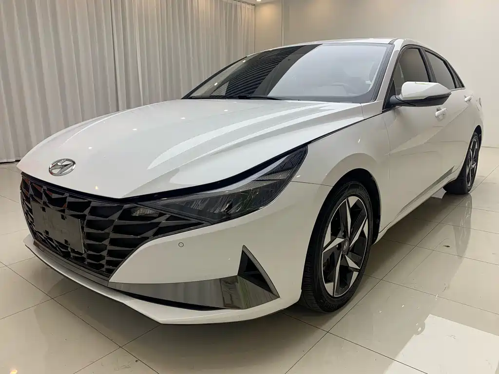 Hyundai Elantra 2023