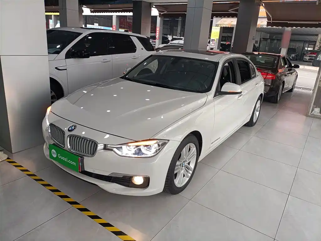 BMW 3 Series 2017 — фото 1