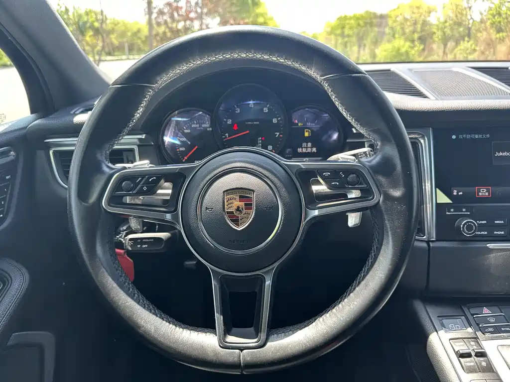 Porsche Macan 2016 — фото 13