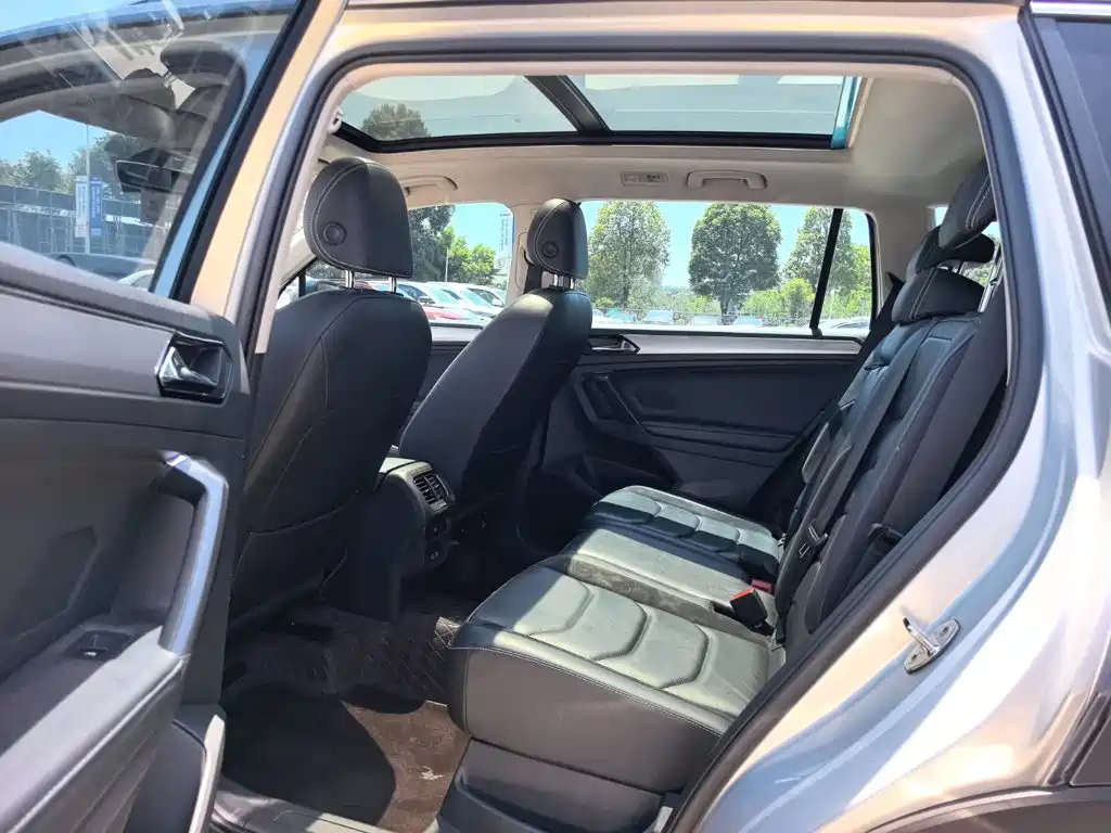 Volkswagen Tiguan L 2017 — фото 9