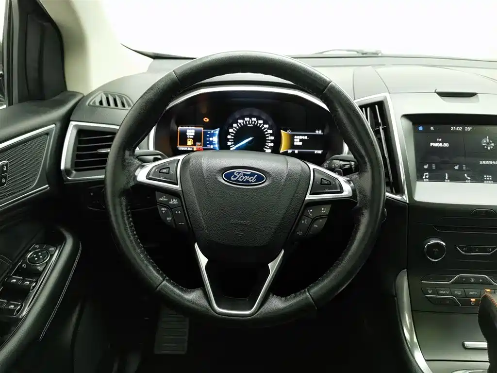 Ford Edge 2018 — фото 11