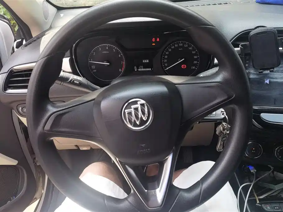 Buick Excelle 2019 — фото 15
