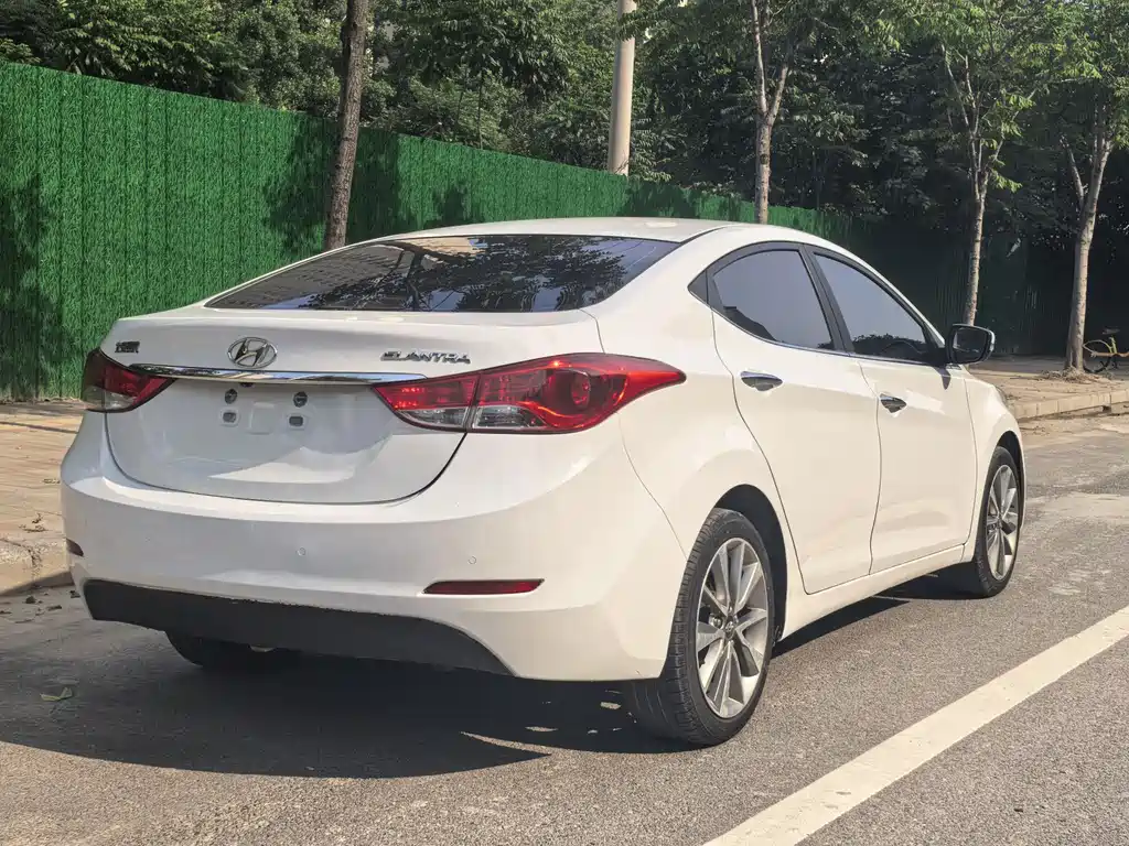 Hyundai Elantra Langdong 2016 — фото 9