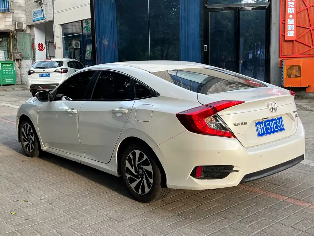 Honda Civic 2018 — фото 4