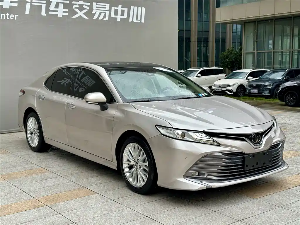 Toyota Camry 2019