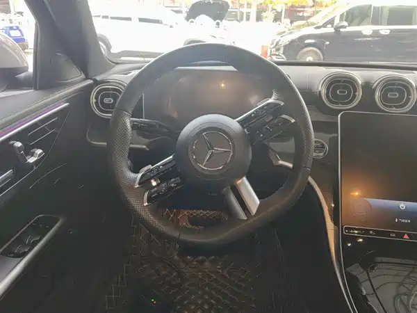 Mercedes-Benz C-Class 2024
