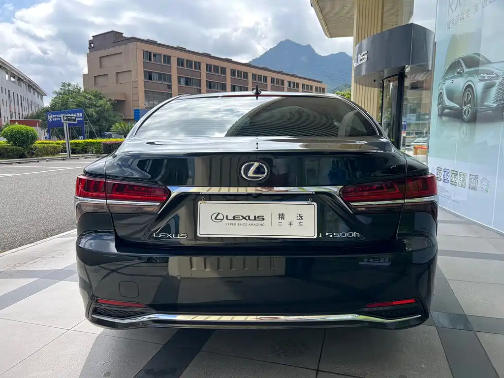Lexus LS 2019 — фото 6