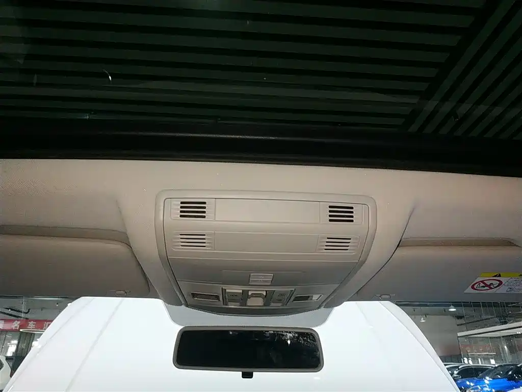 Volkswagen T-Roc 2023 — фото 14