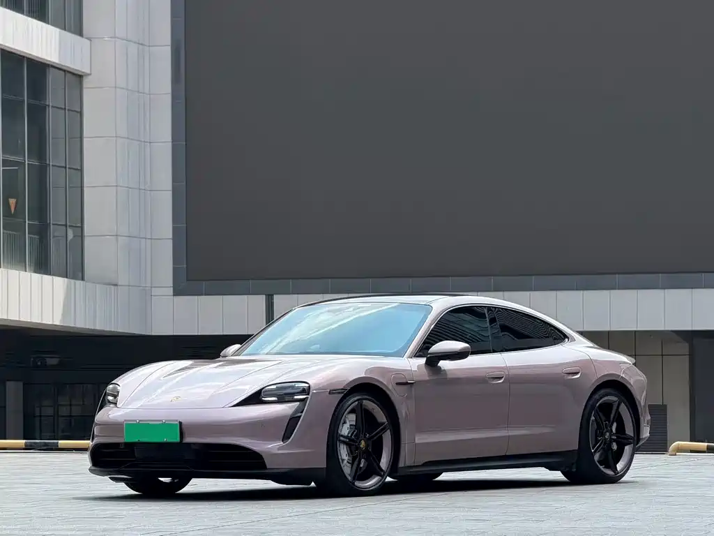 Porsche Taycan 2022