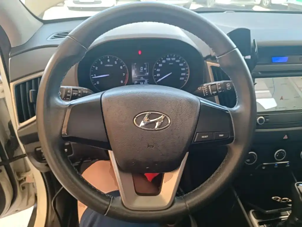 Hyundai ix25 2016 — фото 11