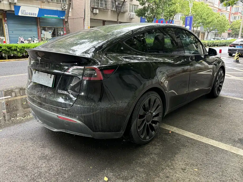 Tesla Model Y 2022 — фото 10