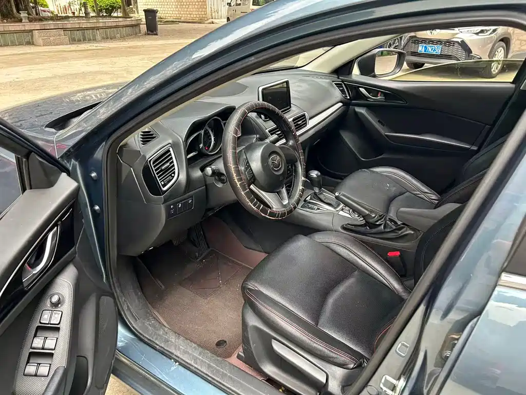 Mazda 3 Axela 2016