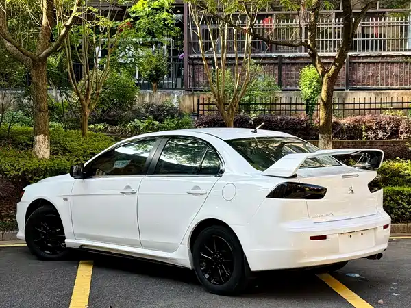 Mitsubishi Lancer EX 2013