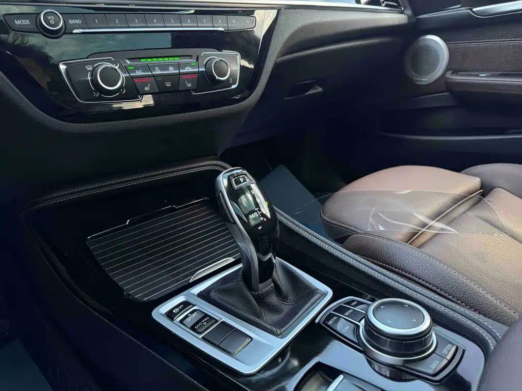 BMW 1 Series 2022 — фото 13