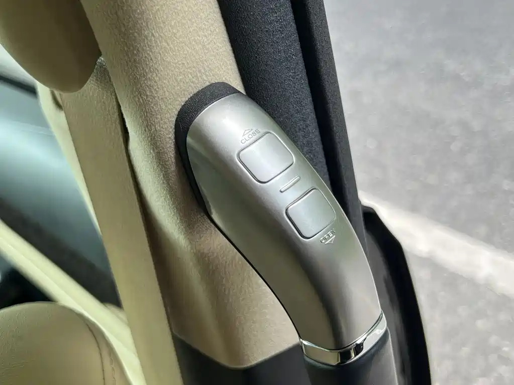 Toyota Vellfire 2021 — фото 21