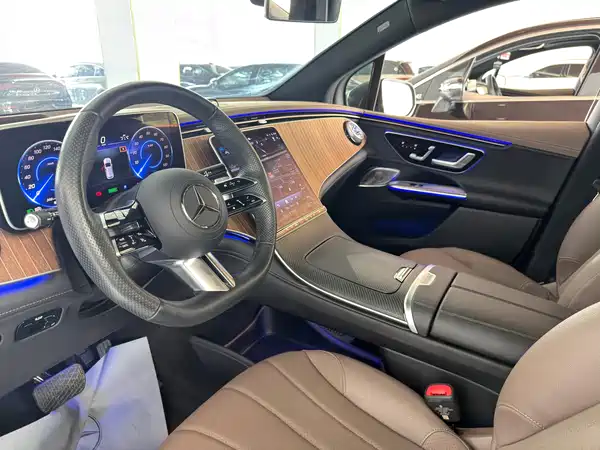 Mercedes-Benz EQE SUV 2024