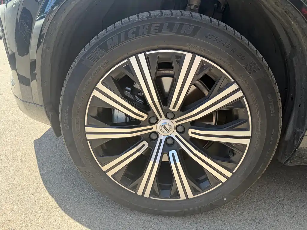 Volvo XC90 2023 — фото 16