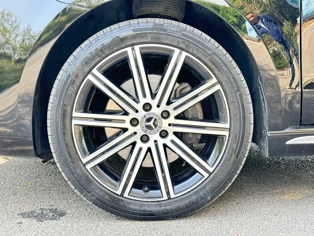 Mercedes-Benz V-Class 2022 — фото 38
