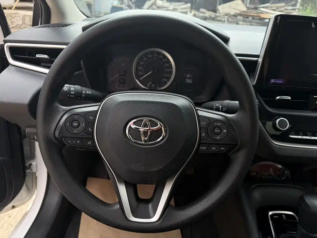 Toyota Corolla 2023 — фото 16