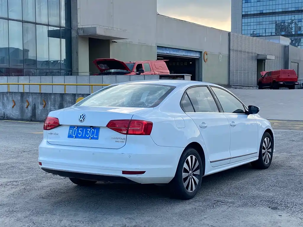 Volkswagen Sagitar 2017