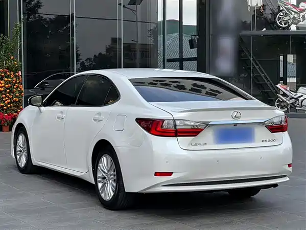 Lexus ES 2015