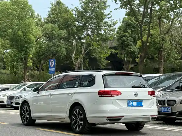 Volkswagen Viloran 2017