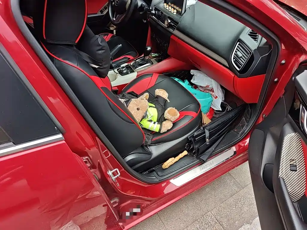 Mazda 3 Axela 2015 — фото 20