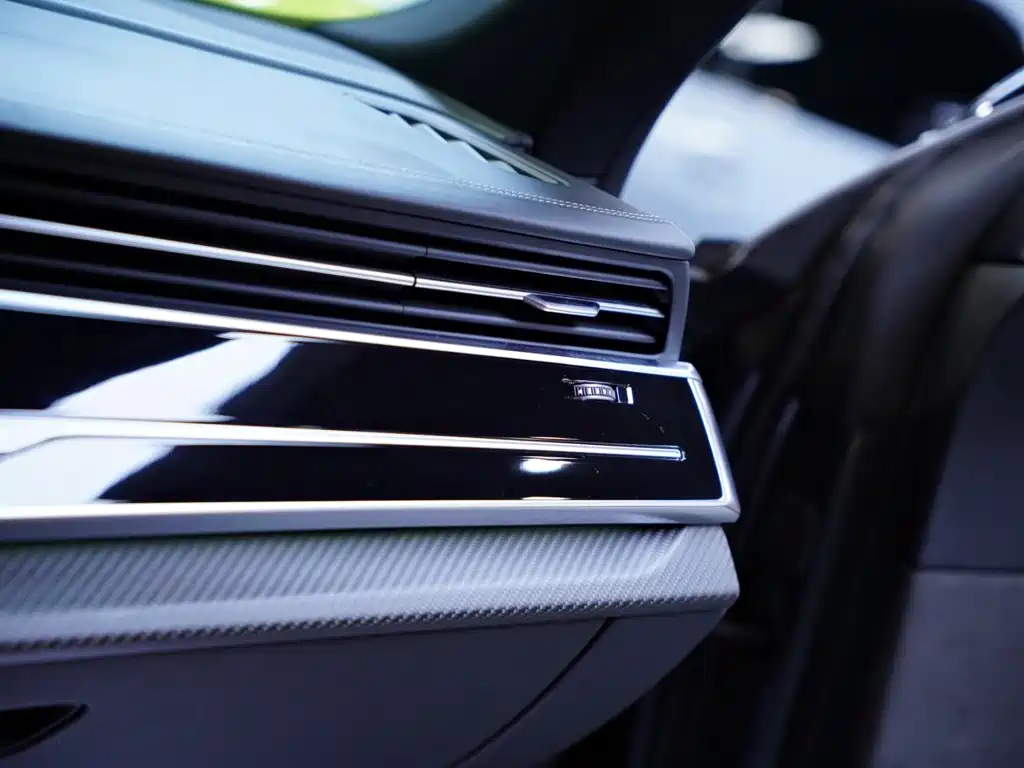 Audi RS Q8 2021 — фото 40