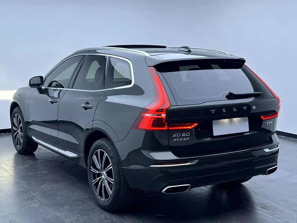 Volvo XC60 2019 — фото 13