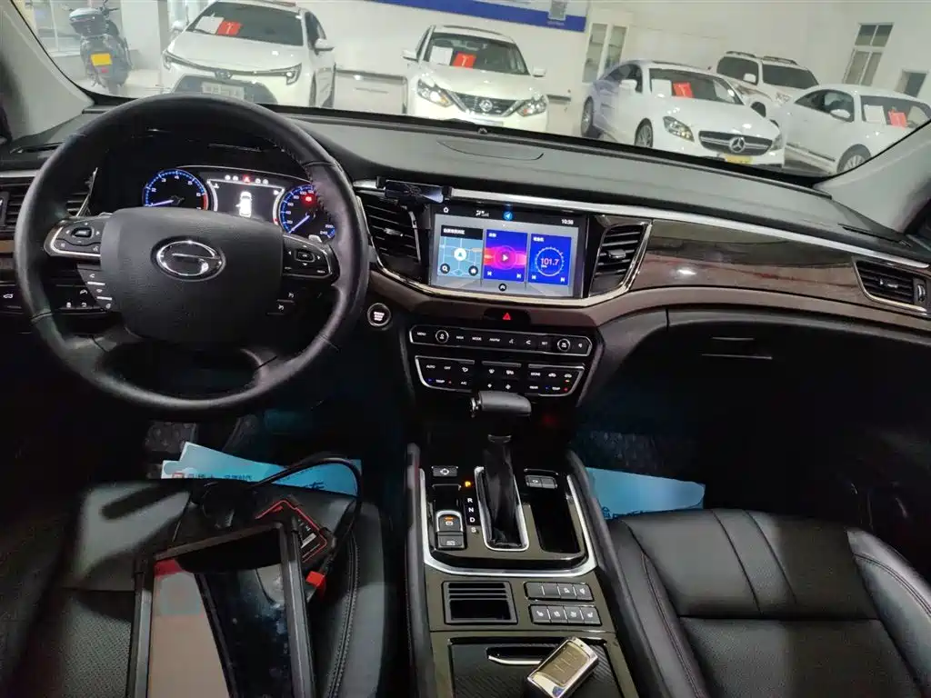 GAC Motor Trumpchi GS8 2017 — фото 10