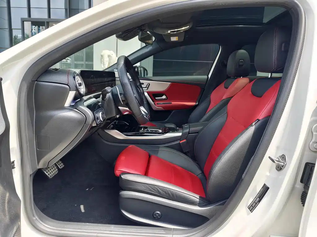 Mercedes-Benz A-Class AMG 2023 — фото 27
