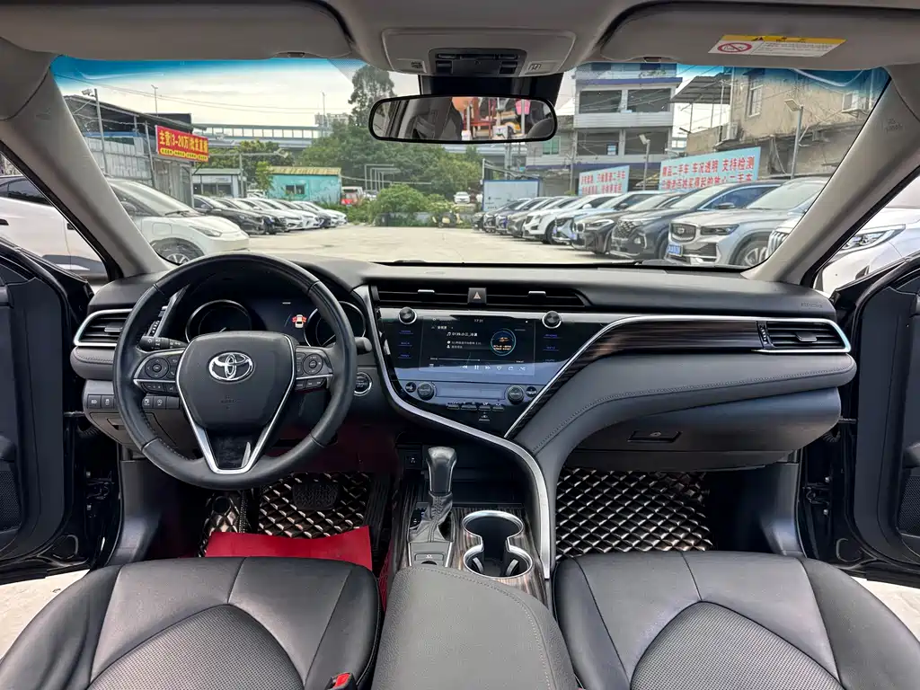 Toyota Camry 2021 — фото 9