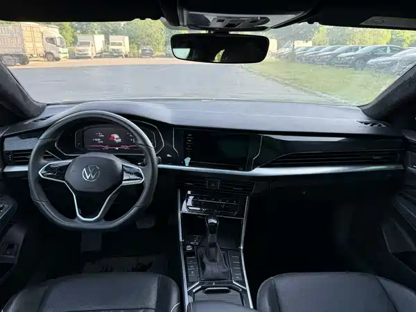 Volkswagen Passat 2024