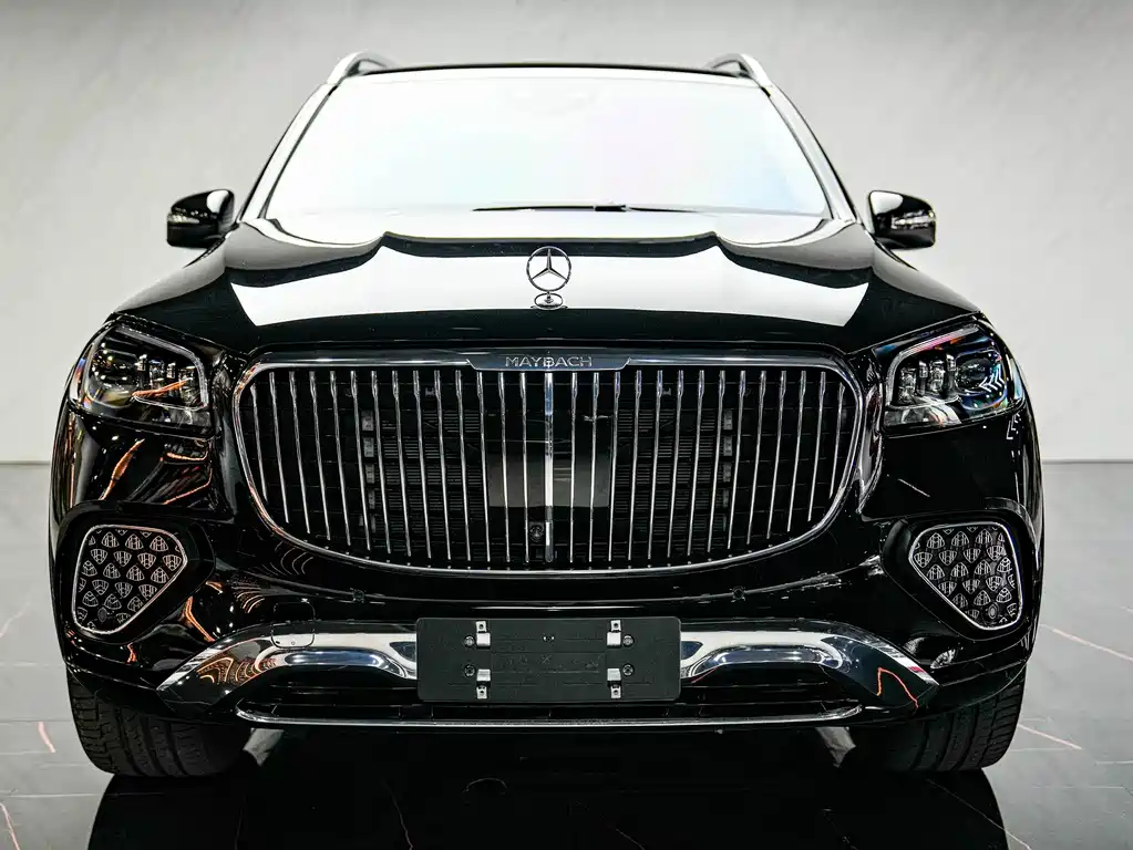 Mercedes-Benz GLS 2024 — фото 1