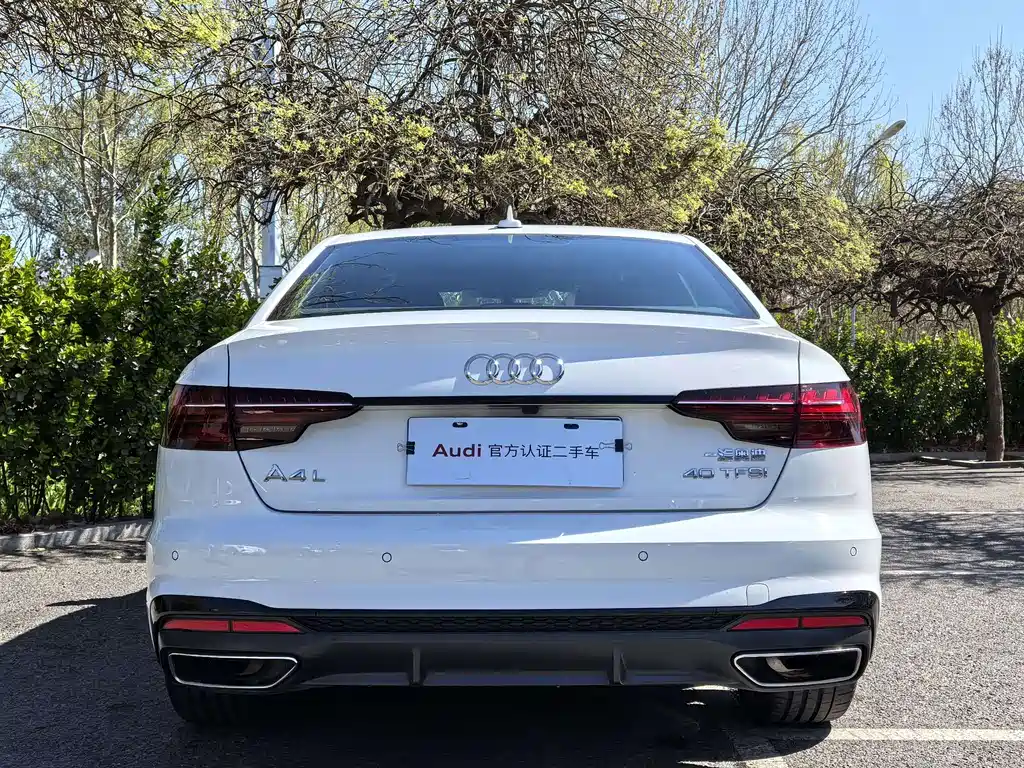 Audi A4L 2025 — фото 12