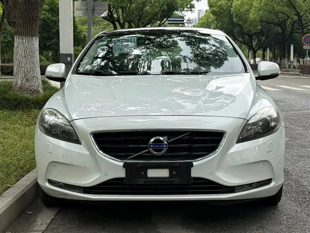 Volvo V40 2015 — фото 2