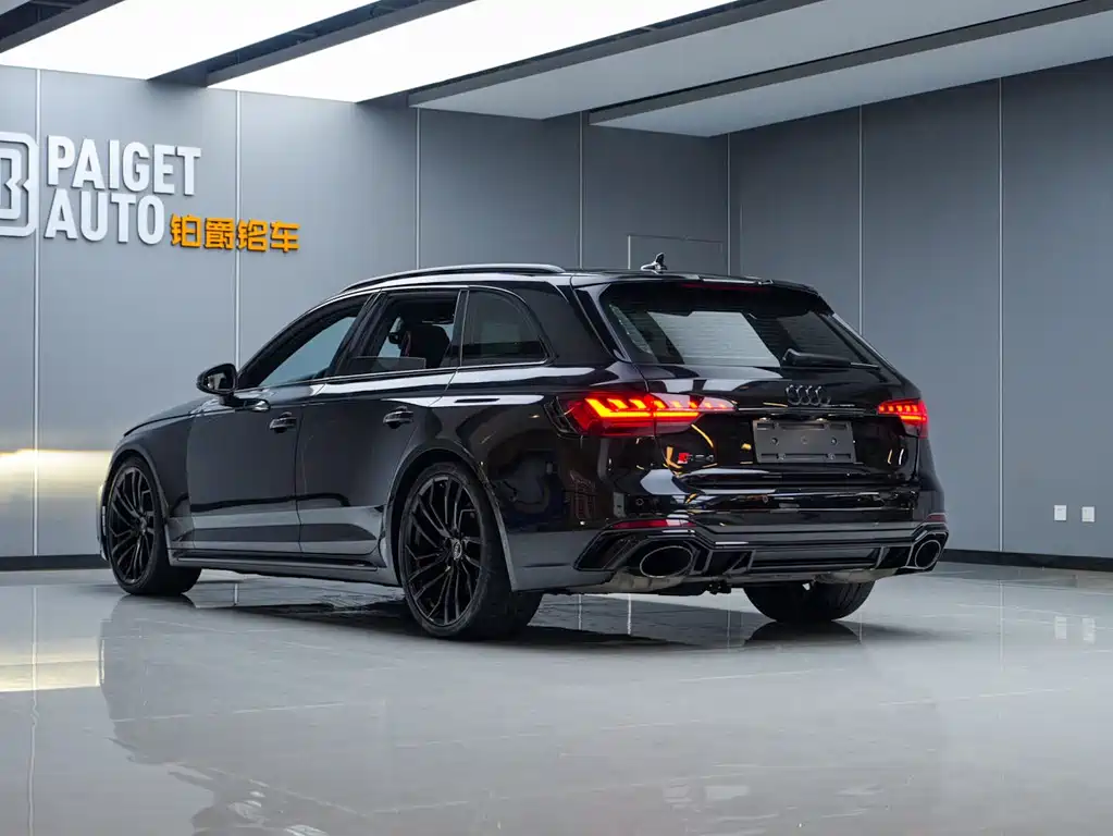 Audi RS 4 2021 — фото 7