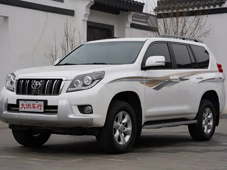 Toyota Prado 2013 — фото 1