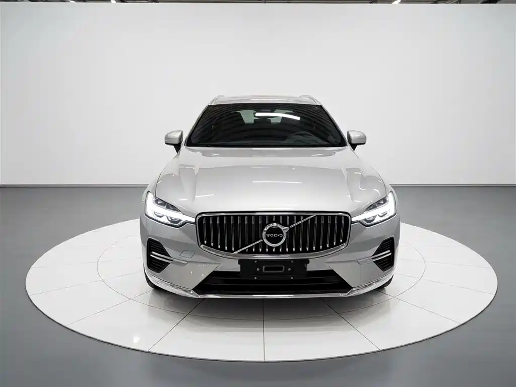 Volvo XC60 2024 — фото 3