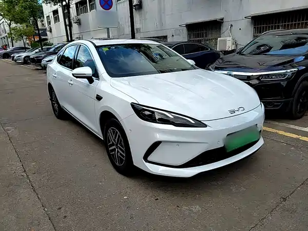 BYD Seal 05 DM-i 2025