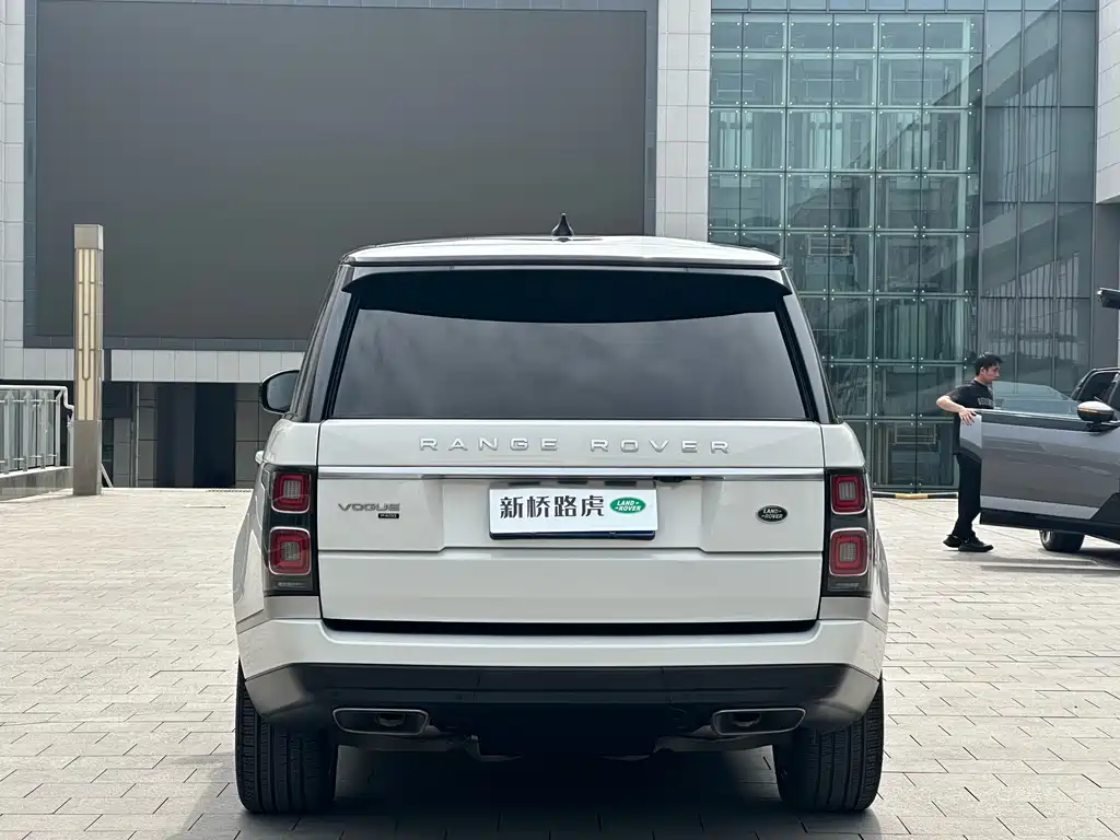 Land Rover Range Rover 2021 — фото 18